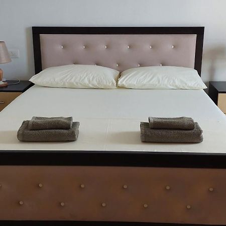 Apartment Tinka In Saranda Экстерьер фото