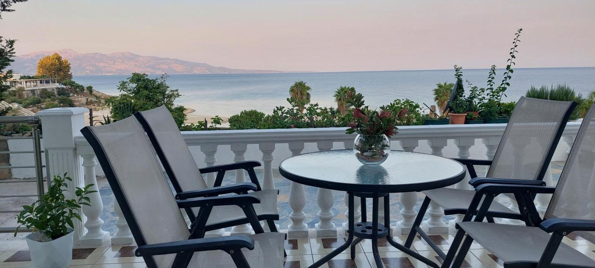 Apartment Tinka In Saranda Экстерьер фото